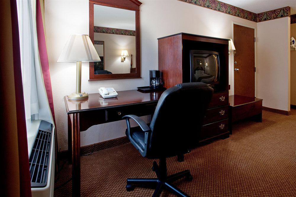 Quality Inn & Suites Clemmons I-40 Extérieur photo