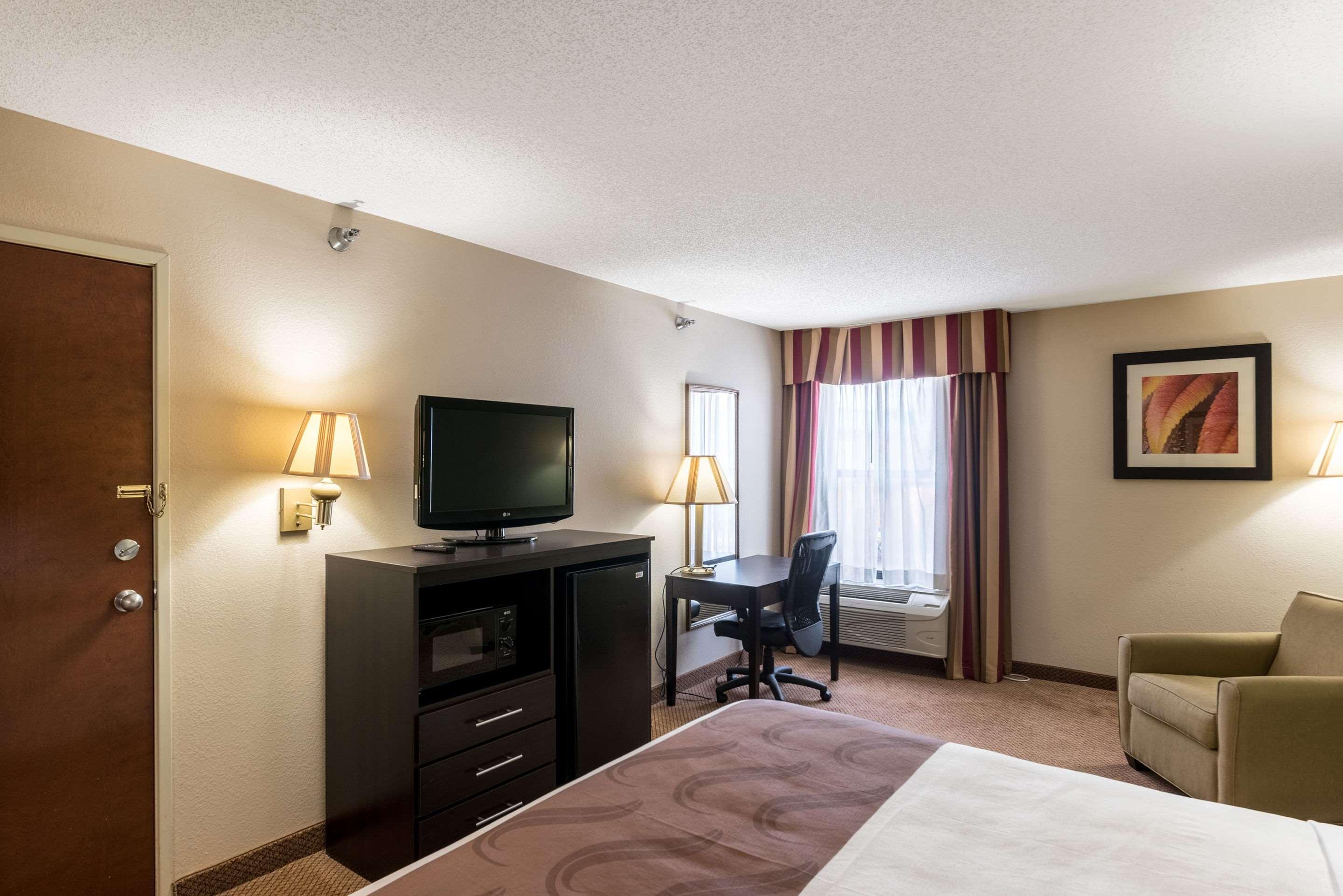 Quality Inn & Suites Clemmons I-40 Extérieur photo