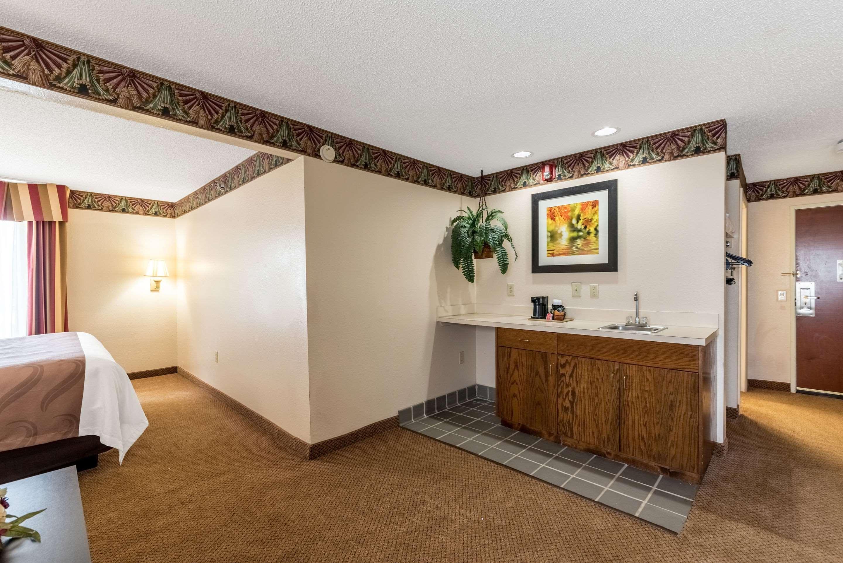 Quality Inn & Suites Clemmons I-40 Extérieur photo