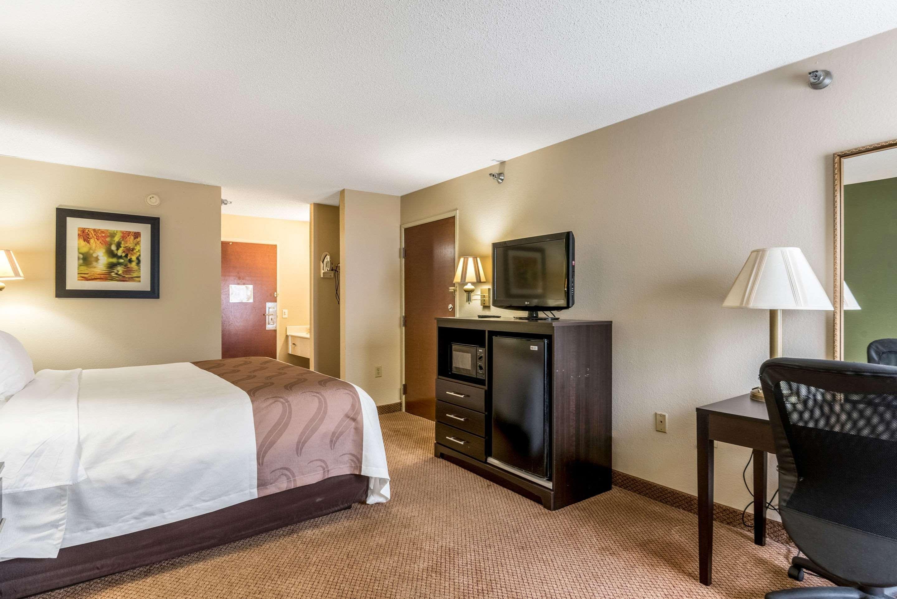 Quality Inn & Suites Clemmons I-40 Extérieur photo